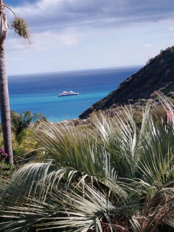 Holidaysora Taormina - Il Giardino Di Graziella Luaran gambar