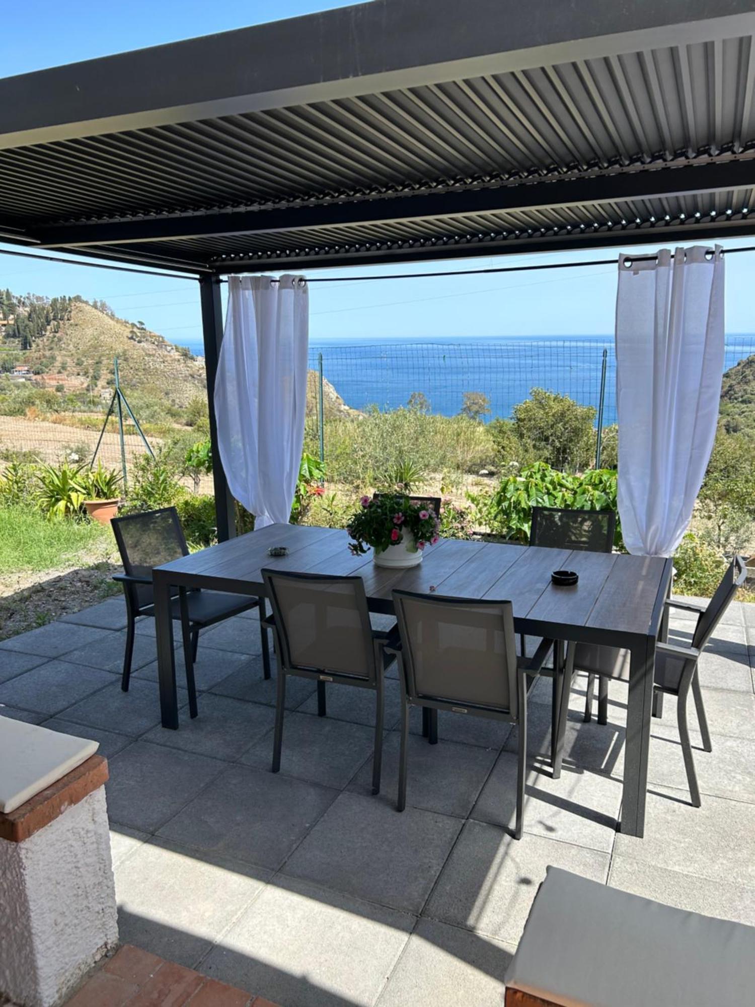 Holidaysora Taormina - Il Giardino Di Graziella Luaran gambar