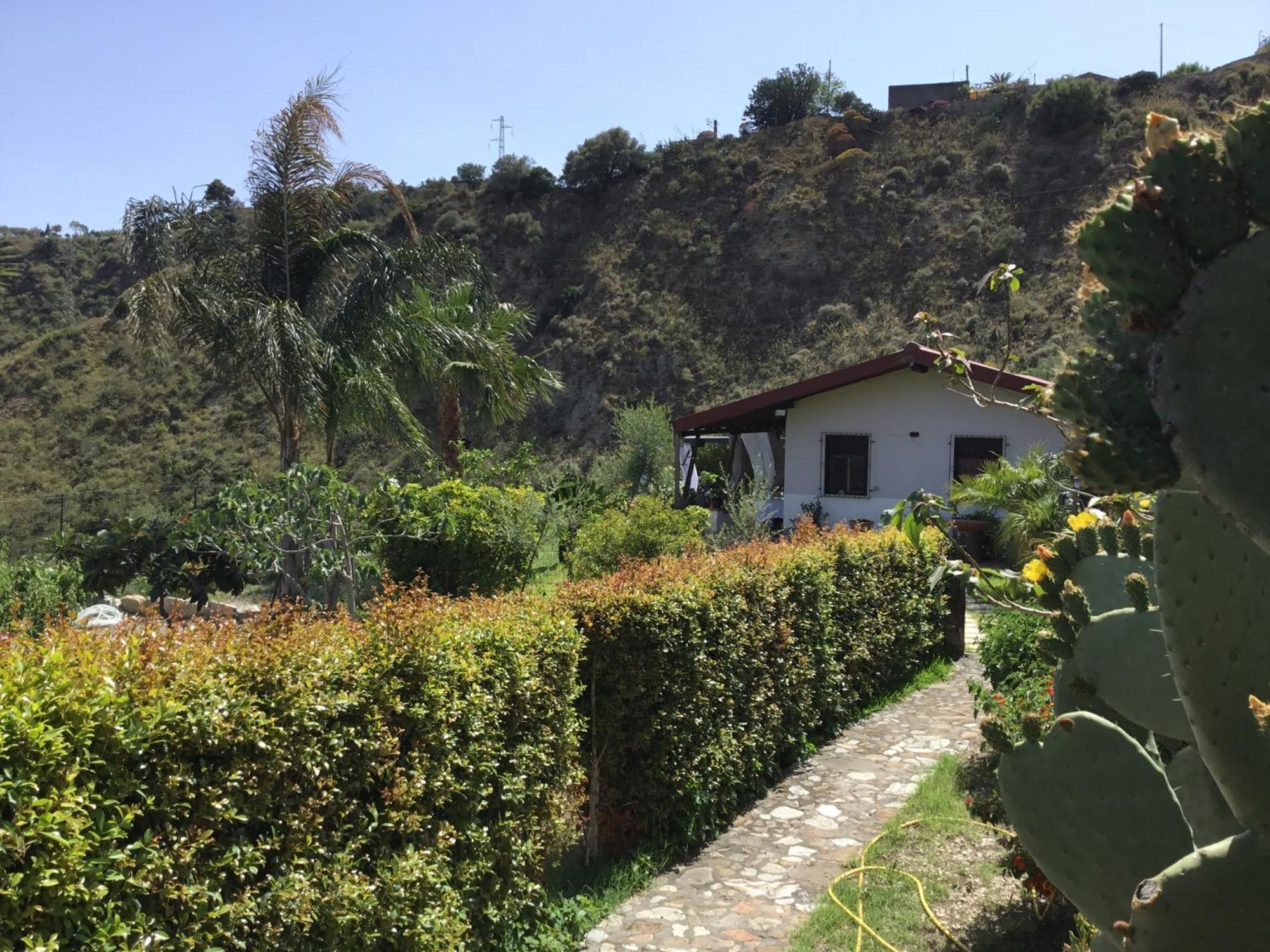 Holidaysora Taormina - Il Giardino Di Graziella Luaran gambar