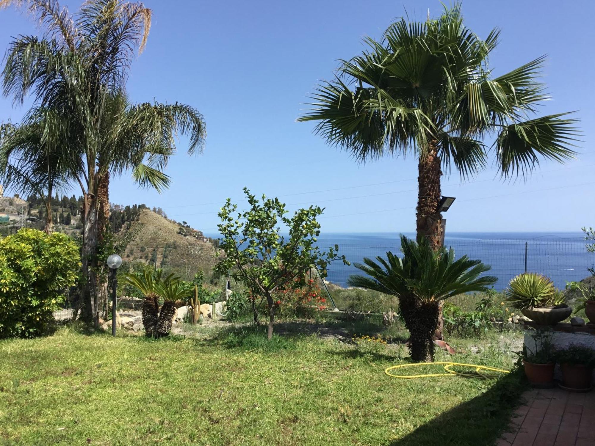 Holidaysora Taormina - Il Giardino Di Graziella Luaran gambar